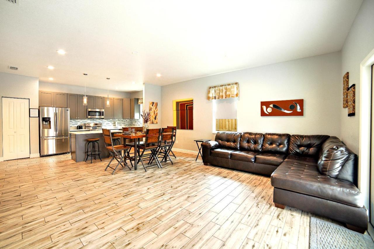 Centrally Located Family In Holiday home